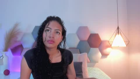 AntonellaHall  online show from 17, 2, 2025