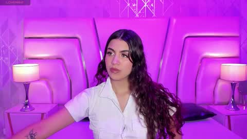 Snapshot of antonellapowell chatting on 28, 10, 2025   online show from 28, 10, 2025