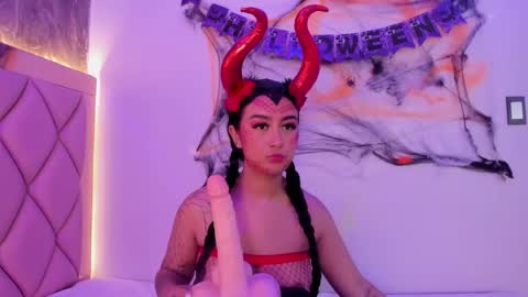 Snapshot of antonellaqueeen chatting on 21, 10, 2025 ANTONELLE online show from 21, 10, 2025