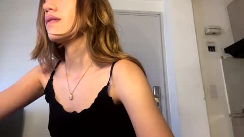 Snapshot of antonellarossii_ chatting on 22, 1, 2025 Antonella  online show from 22, 1, 2025