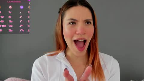 Snapshot of antonellarossii_ chatting on 8, 10, 2025 Antonella  online show from 8, 10, 2025