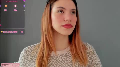 Snapshot of antonellarossii_ chatting on 17, 10, 2025 Antonella  online show from 17, 10, 2025