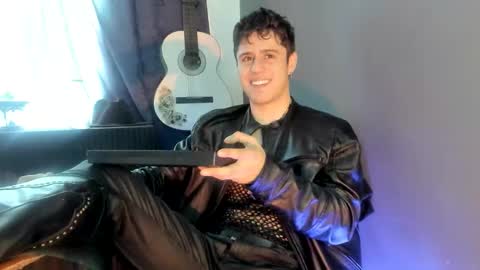 Snapshot of antonnello_ chatting on 28, 11, 2025 antonnello_ online show from 28, 11, 2025