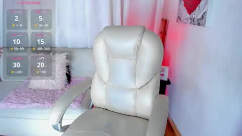 Anyi online show from 10, 10, 2025