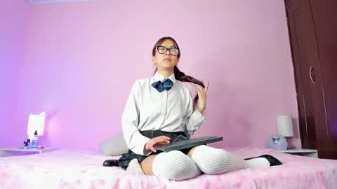 AOMI SAN online show from 21, 10, 2025