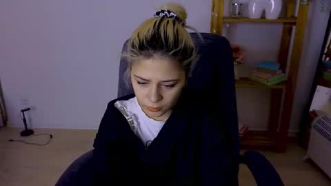 ApheliaStar online show from 19, 11, 2025