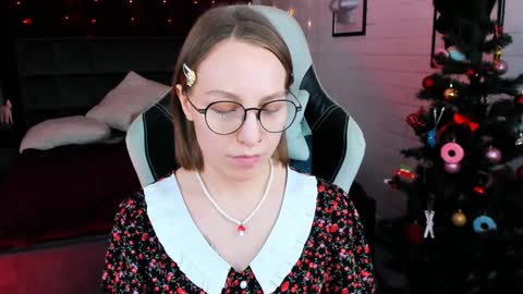 Snapshot of aphexqueen chatting on 20, 12, 2024 APHEX QUEEN online show from 20, 12, 2024