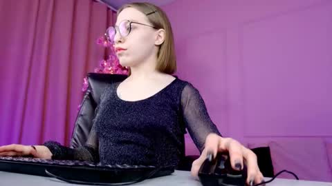 Snapshot of aphexqueen chatting on 28, 1, 2025 APHEX QUEEN online show from 28, 1, 2025