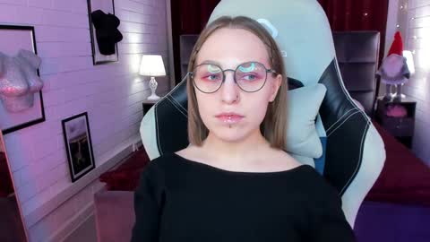 Snapshot of aphexqueen chatting on 5, 2, 2025 APHEX QUEEN online show from 5, 2, 2025