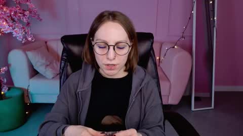 Snapshot of aphexqueen chatting on 28, 2, 2025 APHEX QUEEN online show from 28, 2, 2025