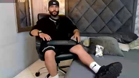 Snapshot of apolo_rousse chatting on 22, 9, 2025 Apolo online show from 22, 9, 2025