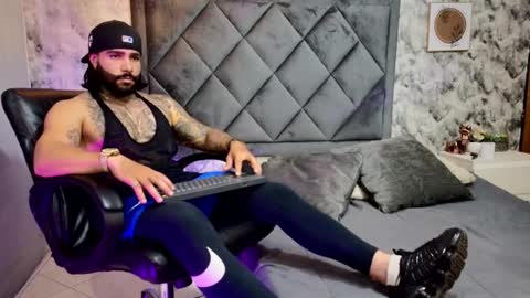 Snapshot of apolo_rousse chatting on 6, 10, 2025 Apolo online show from 6, 10, 2025