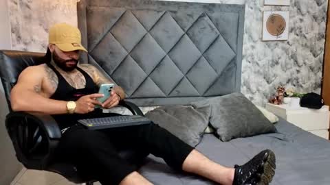 Snapshot of apolo_rousse chatting on 8, 10, 2025 Apolo online show from 8, 10, 2025