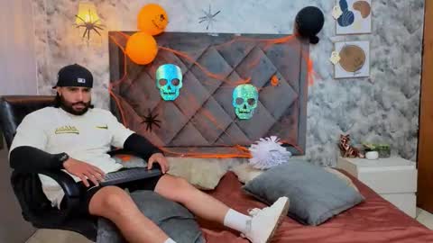 Snapshot of apolo_rousse chatting on 13, 10, 2025 Apolo online show from 13, 10, 2025