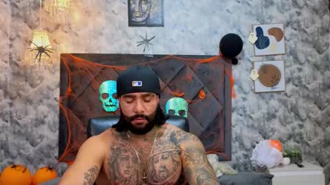 Snapshot of apolo_rousse chatting on 23, 10, 2025 Apolo online show from 23, 10, 2025