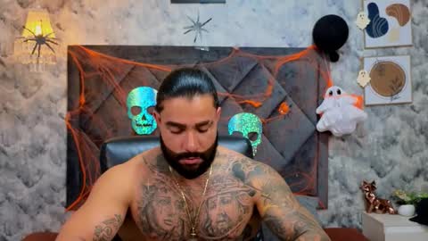 Snapshot of apolo_rousse chatting on 28, 10, 2025 Apolo online show from 28, 10, 2025