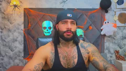 Snapshot of apolo_rousse chatting on 28, 10, 2025 Apolo online show from 28, 10, 2025