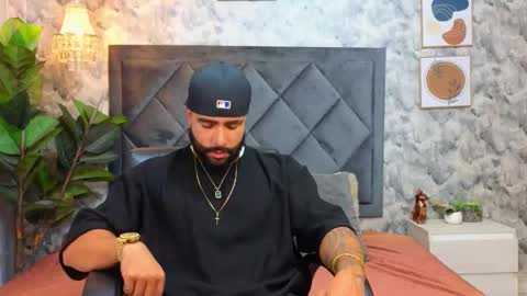 Snapshot of apolo_rousse chatting on 17, 11, 2025 Apolo online show from 17, 11, 2025