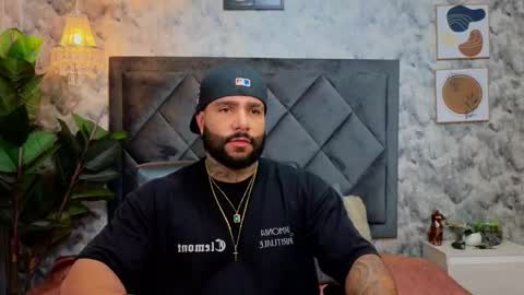 Snapshot of apolo_rousse chatting on 18, 11, 2025 Apolo online show from 18, 11, 2025