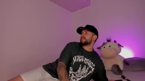 Snapshot of apolorising_ chatting on 17, 9, 2025 Lola  Apolo online show from 17, 9, 2025