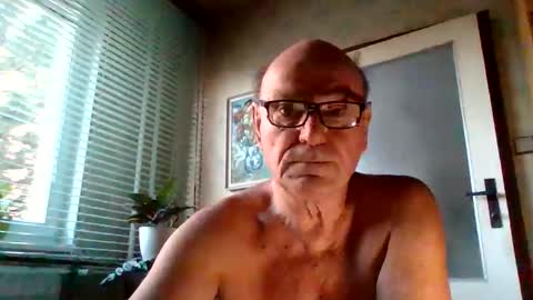 Snapshot of apony58 chatting on 4, 11, 2025 Adam online show from 4, 11, 2025