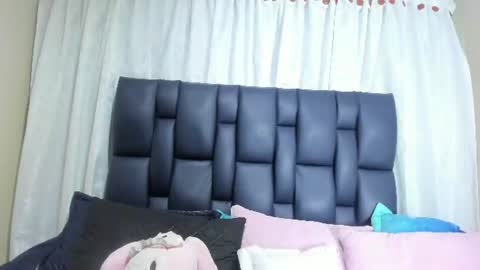Snapshot of applehot_lr chatting on 17, 6, 2026 sofi y kevin online show from 17, 6, 2026