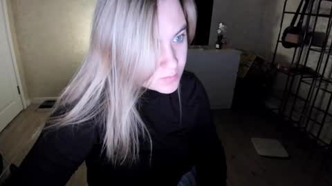 appleyummybuns online show from 4, 11, 2025