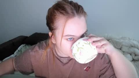 Snapshot of appleyummybuns chatting on 6, 6, 2026 appleyummybuns online show from 6, 6, 2026