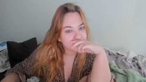 Snapshot of appleyummybuns chatting on 4, 7, 2026 appleyummybuns online show from 4, 7, 2026