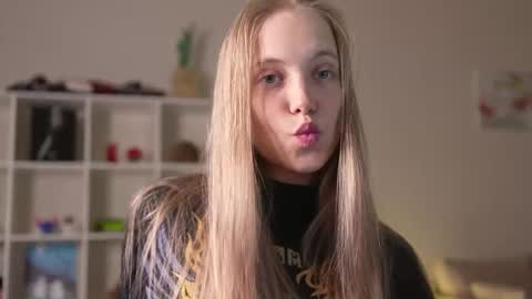  REYNA  my friend   online show from 21, 11, 2025