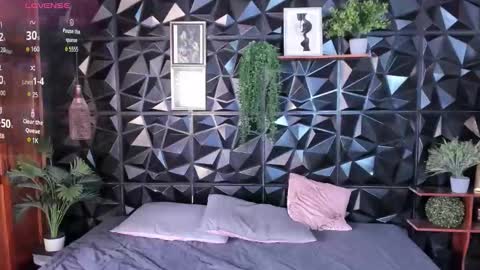 apprilfoxx online show from 2, 12, 2025