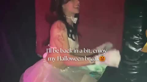   online show from 24, 10, 2025