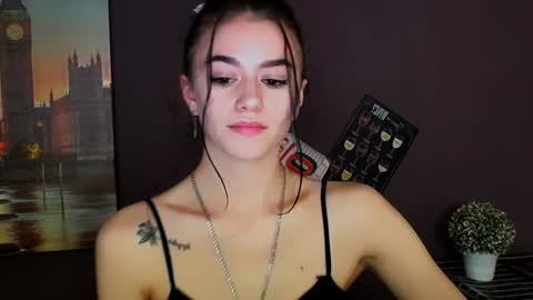 Aprill online show from 21, 1, 2025