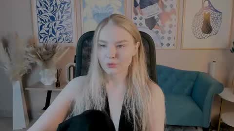 Snapshot of aprilserenity chatting on 13, 9, 2025 April. All year round. online show from 13, 9, 2025