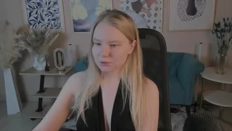 Snapshot of aprilserenity chatting on 3, 10, 2025 April. All year round. online show from 3, 10, 2025