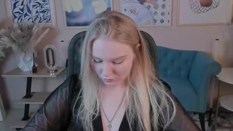 Snapshot of aprilserenity chatting on 6, 10, 2025 April. All year round. online show from 6, 10, 2025