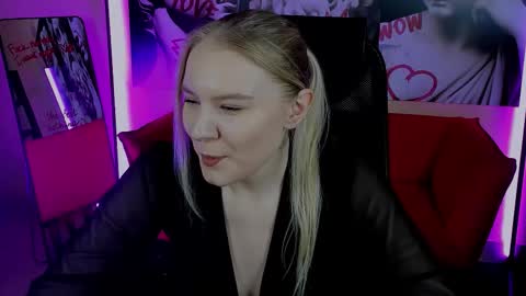 Snapshot of aprilserenity chatting on 10, 10, 2025 April. All year round. online show from 10, 10, 2025