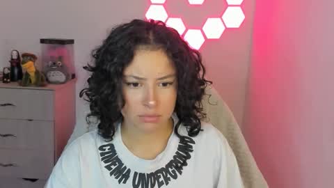 aqua emilly online show from 5, 11, 2025