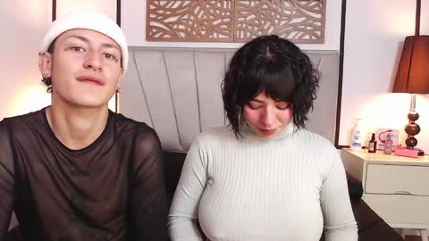 aria y orien  online show from 9, 3, 2025