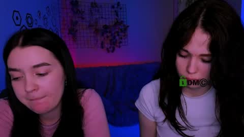 Snapshot of aria_glow chatting on 28, 4, 2026 Aria online show from 28, 4, 2026