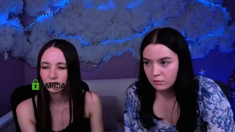 Snapshot of aria_glow chatting on 9, 5, 2026 Aria online show from 9, 5, 2026