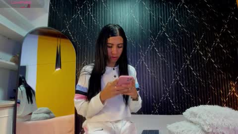 Aria Millers  online show from 27, 11, 2025