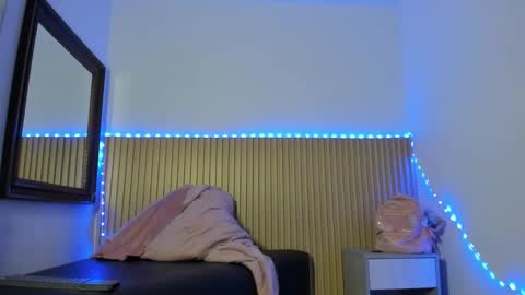 Aria Millers  online show from 23, 12, 2025