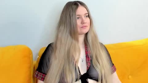 Snapshot of aria_zara chatting on 12, 10, 2025 Milena online show from 12, 10, 2025