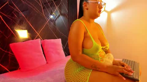 Snapshot of ariabelle1 chatting on 4, 6, 2026 AriaBelle1 online show from 4, 6, 2026