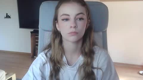 Snapshot of ariacreazy chatting on 10, 10, 2025 AriaCreazy online show from 10, 10, 2025