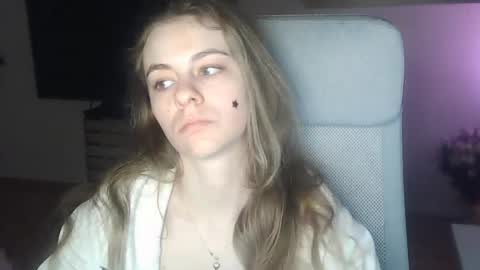 AriaCreazy online show from 6, 4, 2026