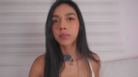 Snapshot of ariadna5 chatting on 22, 10, 2025 ARIADNA online show from 22, 10, 2025