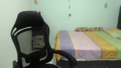 ...Ariana... online show from 6, 3, 2025