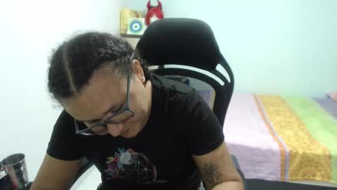 ...Ariana... online show from 7, 10, 2025